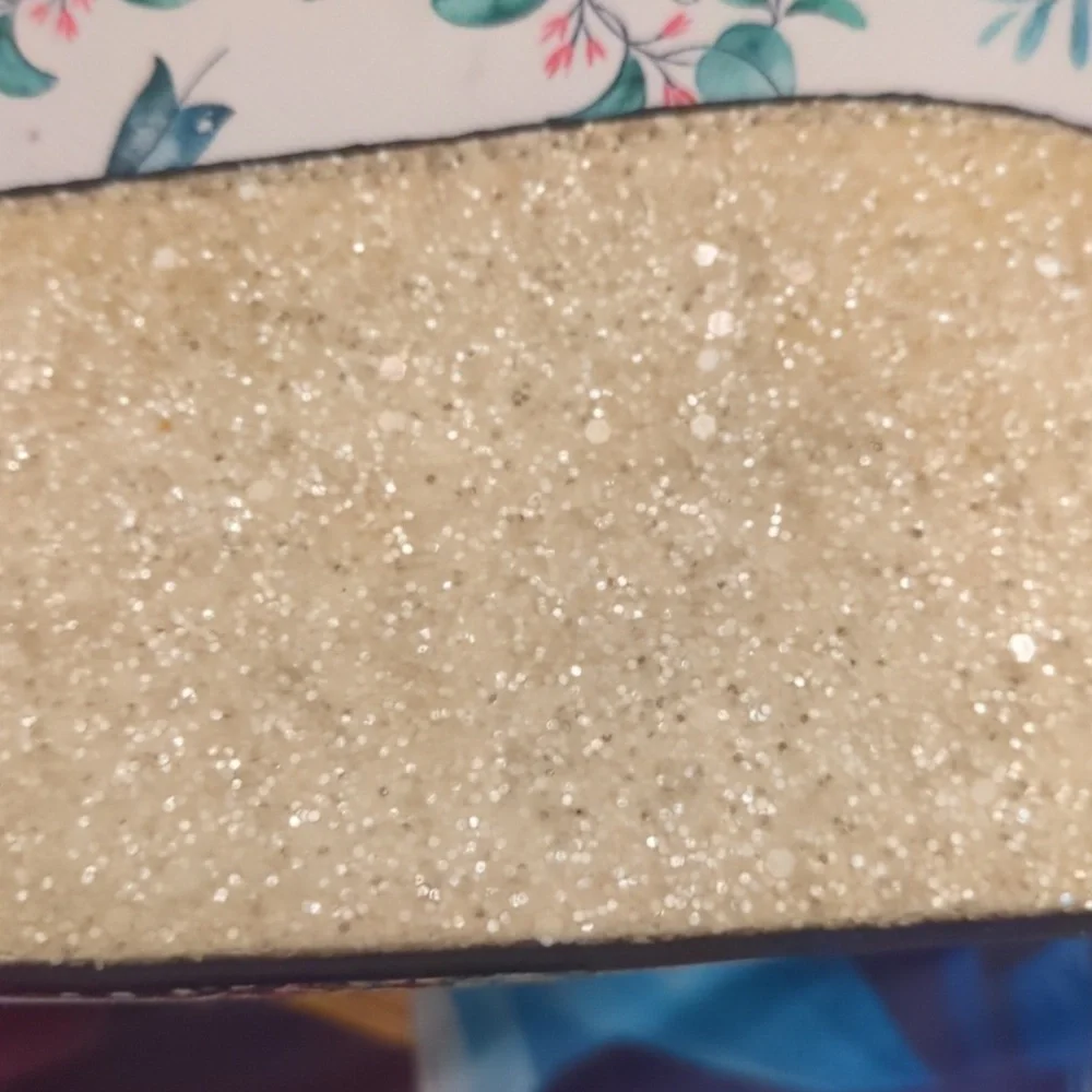 Well Used Kate Spade 🌻 Tote - Picture 8 of 17